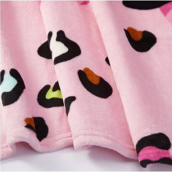Hello Kitty Plush Blanket Size 62"x 90" Pink - Picture 5 of 7